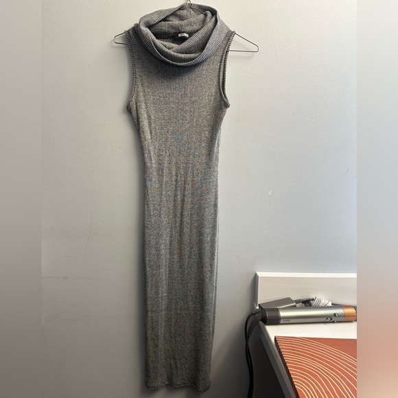 Missguided Ribbed Midi Dress - Picture 2 of 11